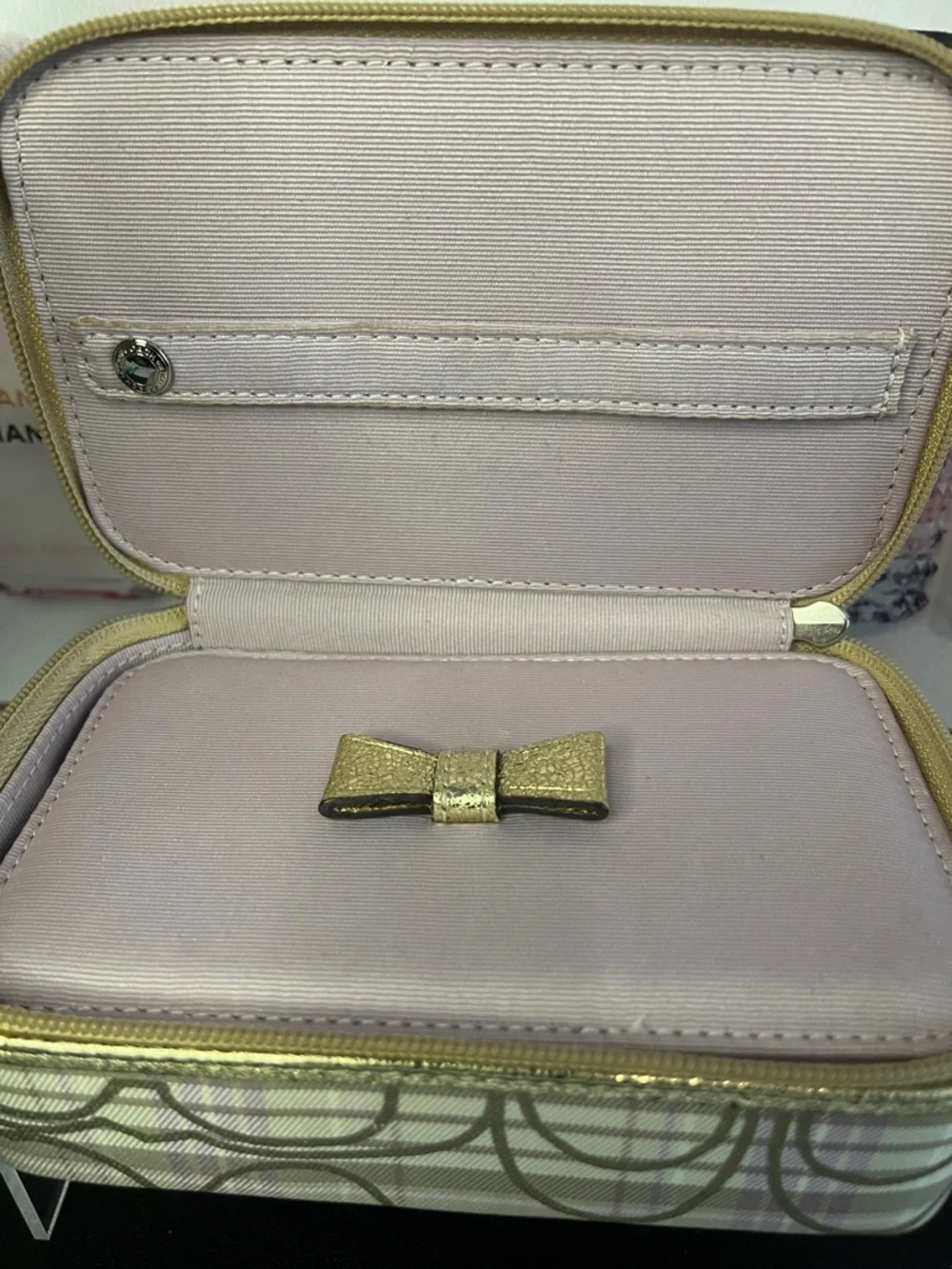 Coach lilac and beige w/gold detailsPatterned Travel Jewelry Case EUC✨ - Picture 6 of 6